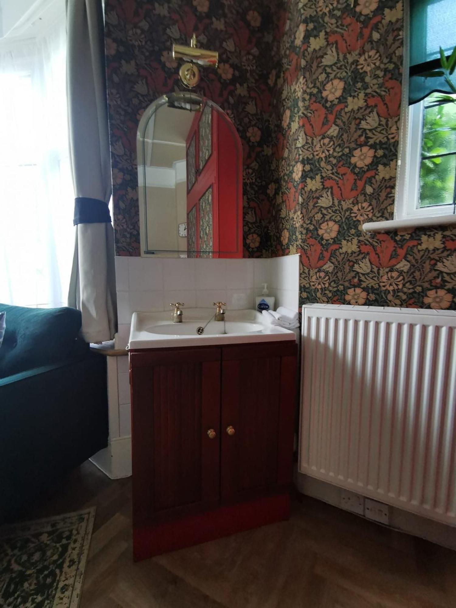 William Morris, Spacious Ground Floor Lux Double Bedroom 贝克斯希尔 外观 照片